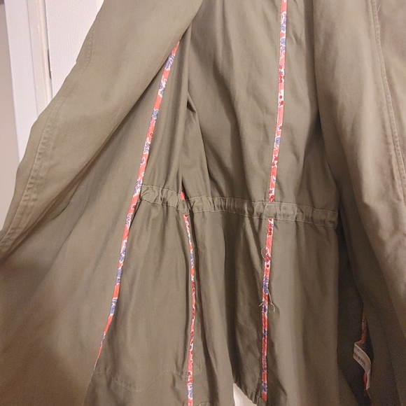 Khaki jacket with hood - Picture 4 of 7